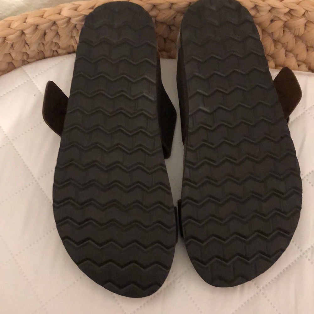 Cliffs Sandals - Picture 2 of 4